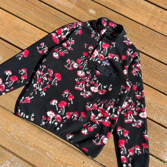 Mushroom Patagonia Synchilla Snap-T Fleece - Picture 2 of 8